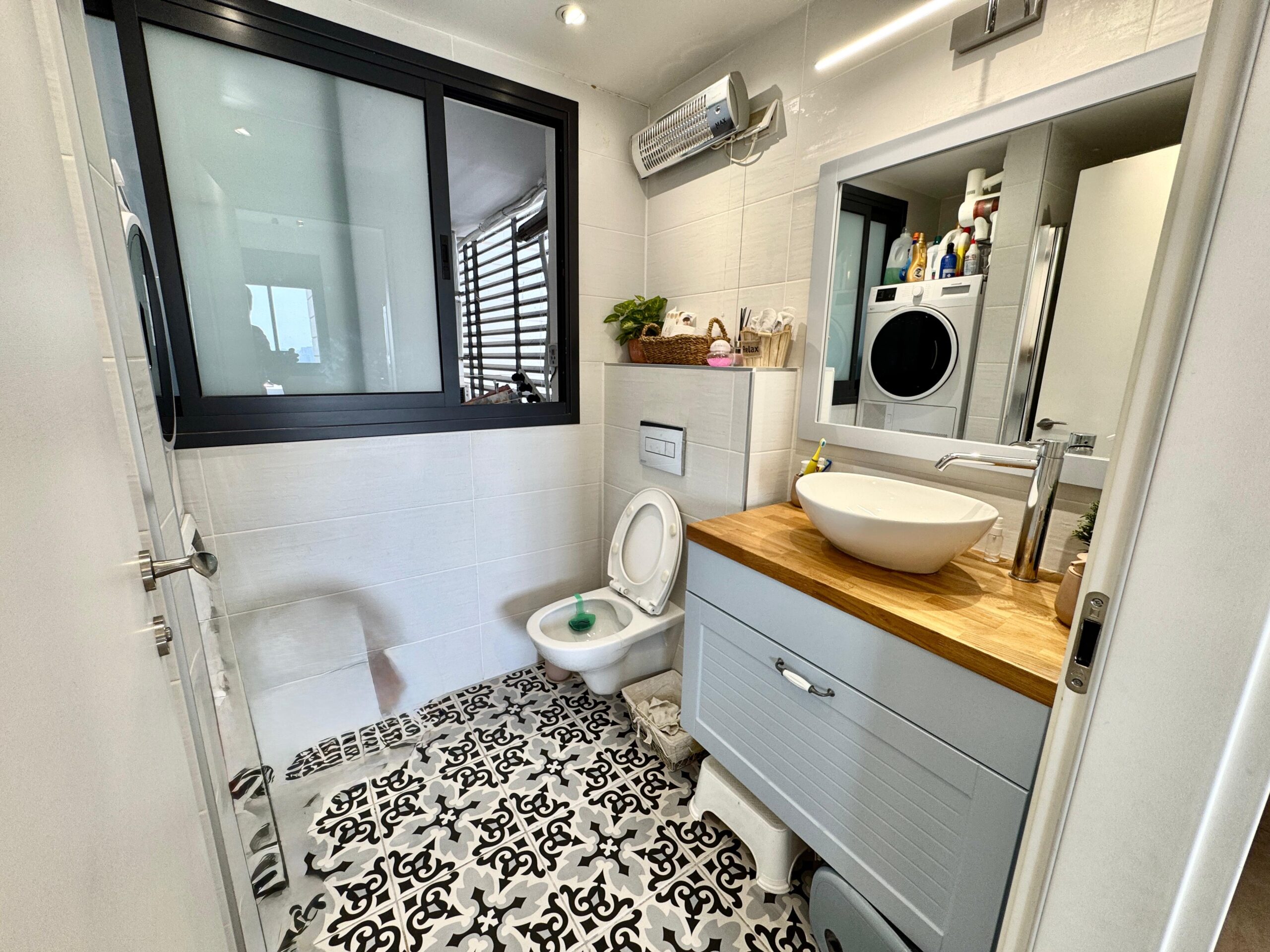 WhatsApp Image 2025-08-15 at 09.20.25