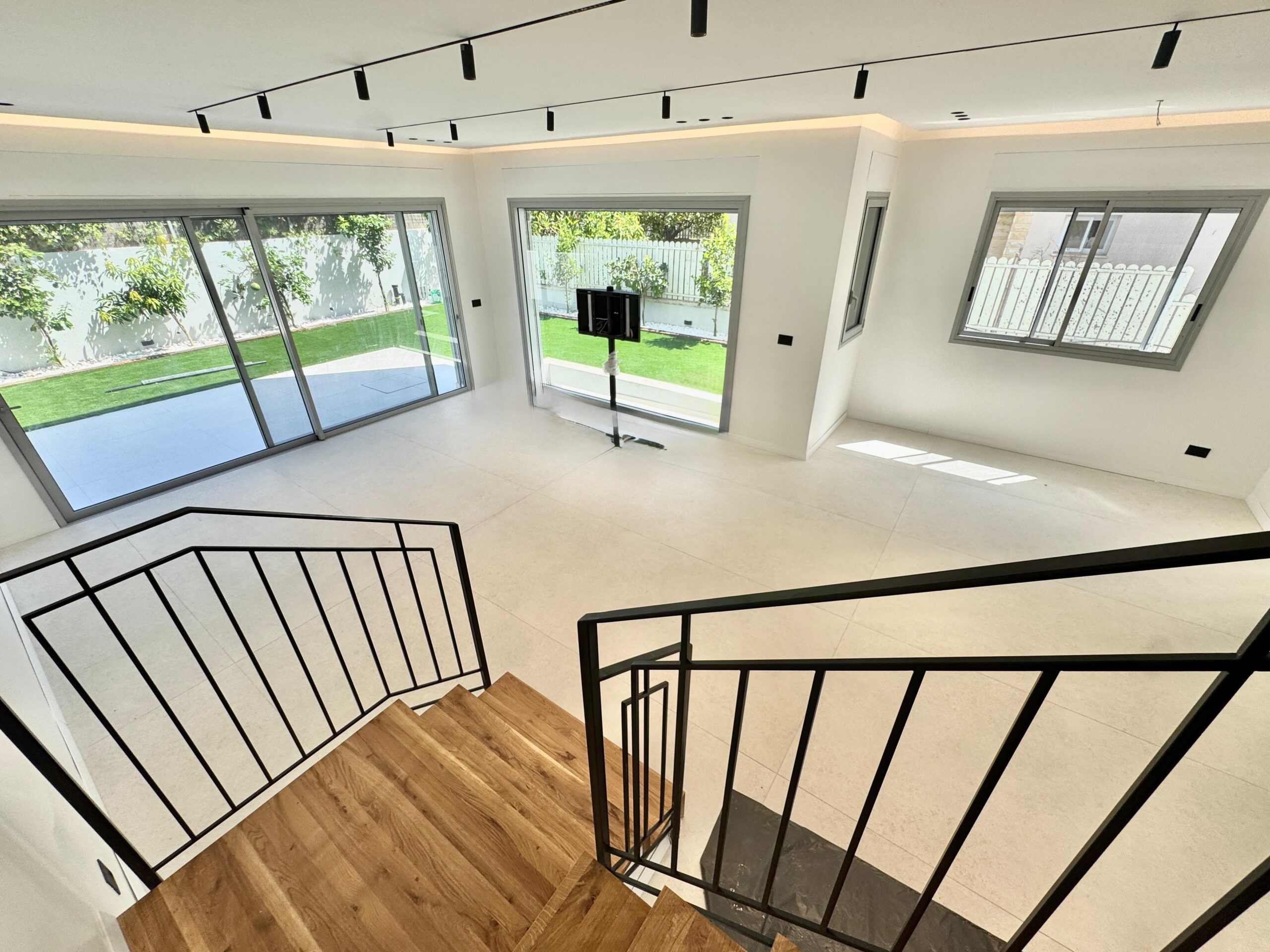 WhatsApp Image 2025-09-21 at 09.21.41