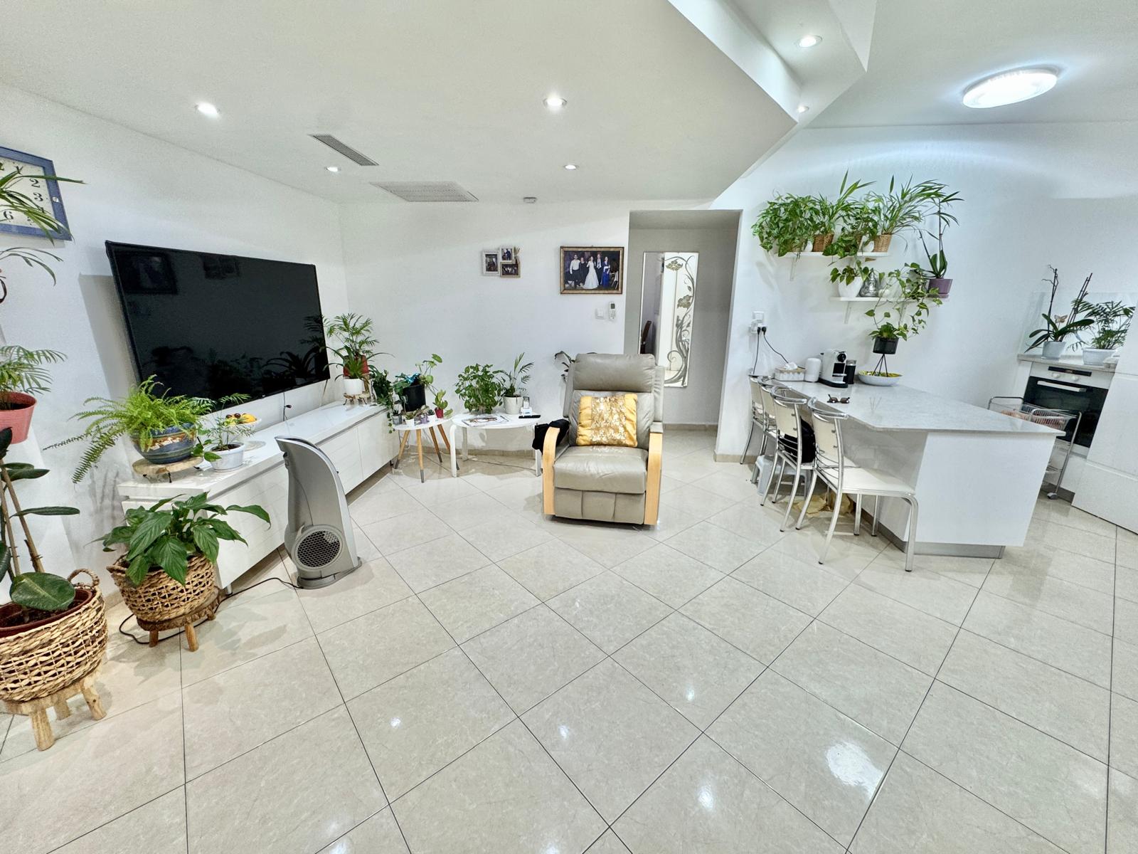 WhatsApp Image 2025-09-28 at 16.16.16