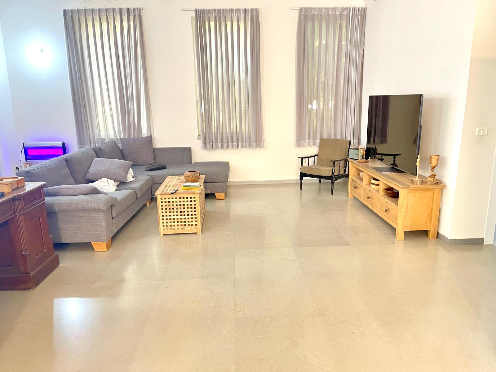 WhatsApp Image 2025-10-01 at 13.13.35