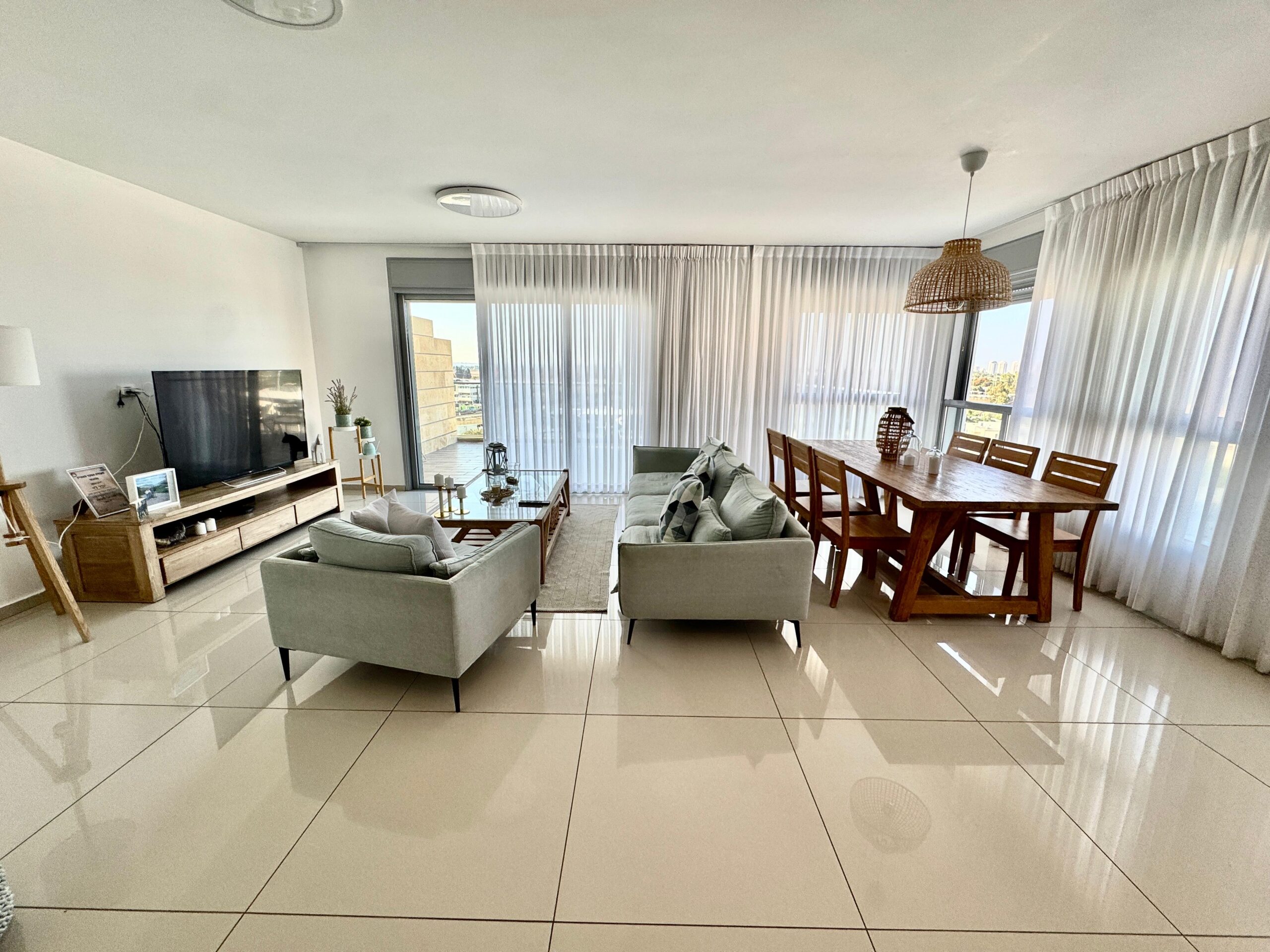 WhatsApp Image 2025-10-20 at 09.25.01