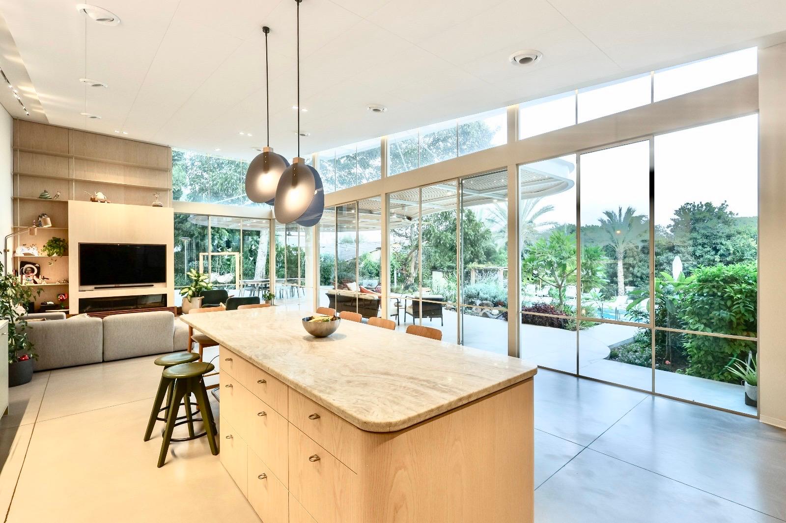 WhatsApp Image 2025-11-09 at 11.04.24 (1)