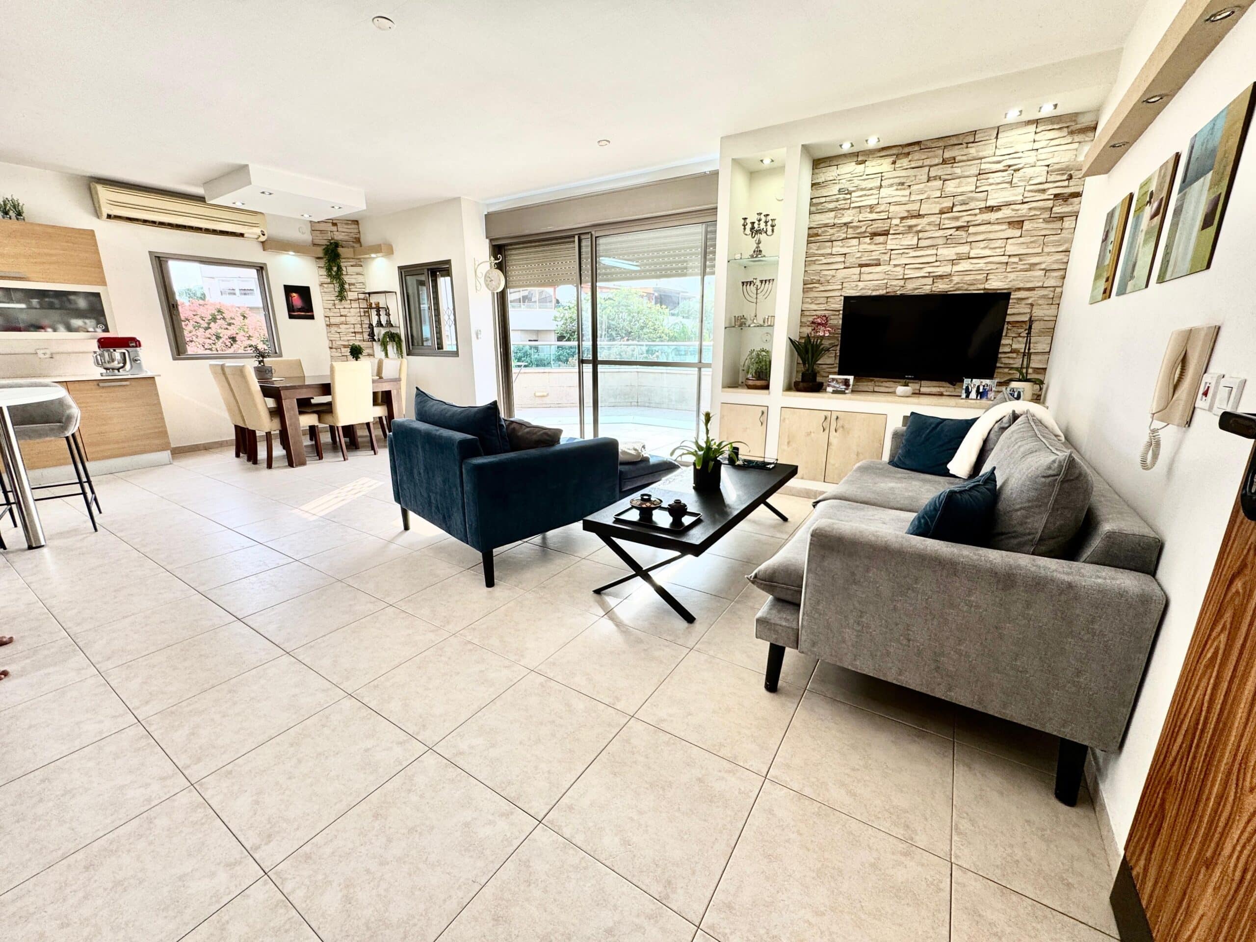 WhatsApp Image 2025-11-04 at 09.01.04 (1)