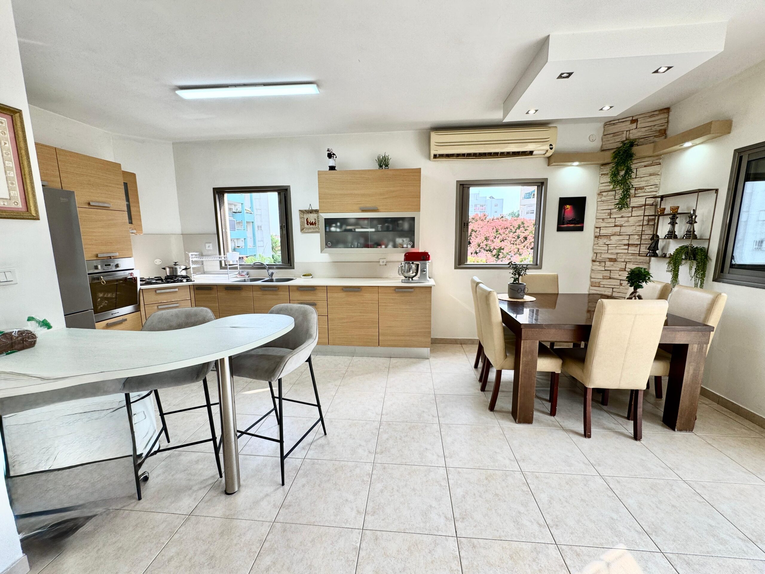 WhatsApp Image 2025-11-04 at 09.02.08