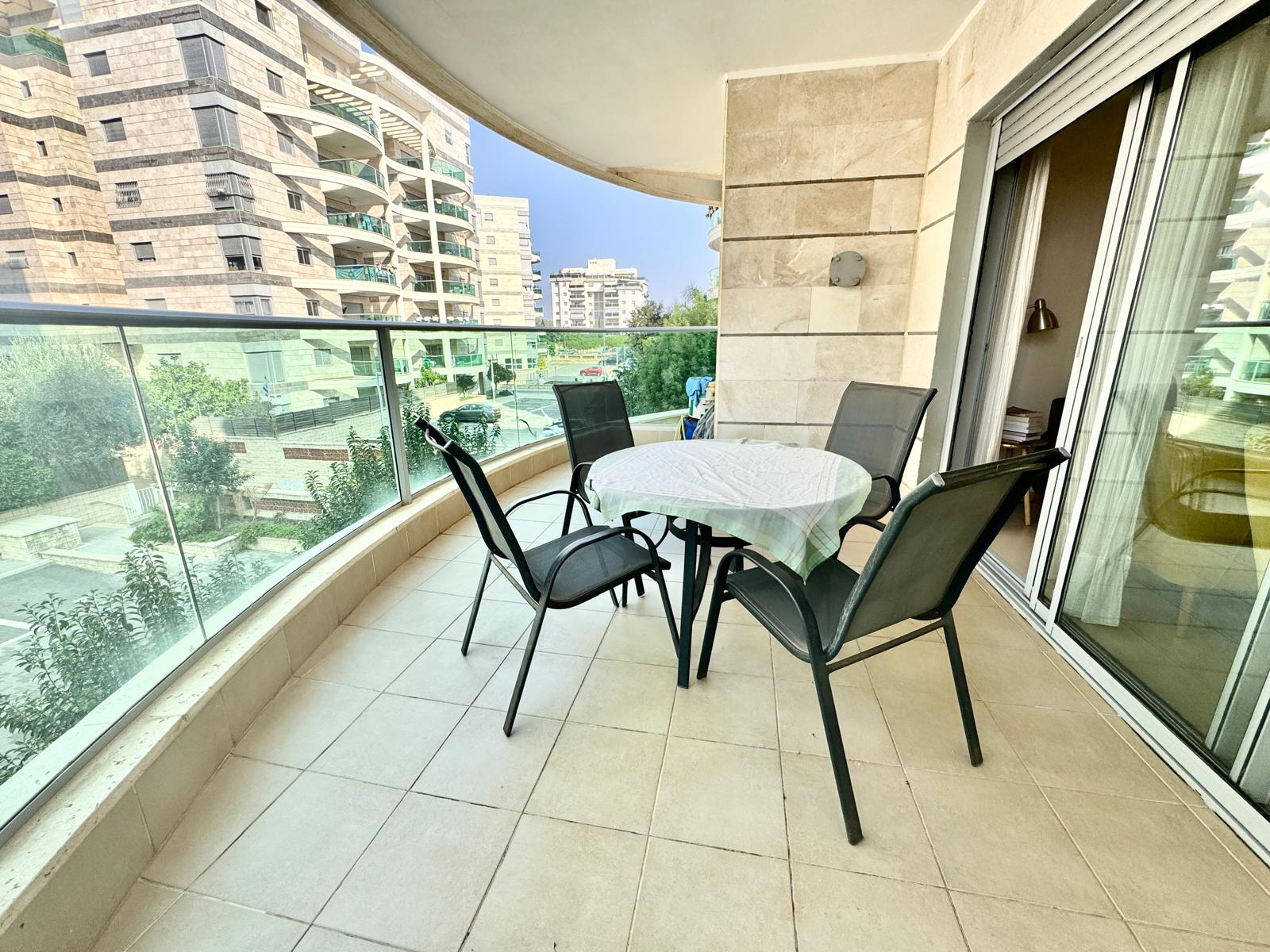 WhatsApp Image 2025-11-10 at 09.28.04