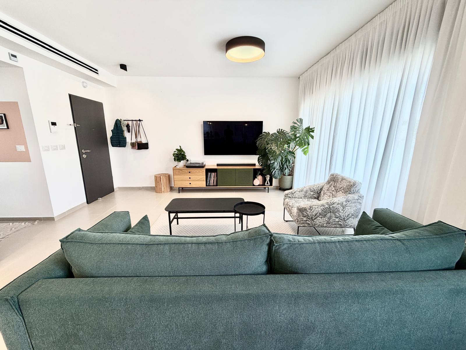 WhatsApp Image 2025-11-13 at 13.07.04 (1)