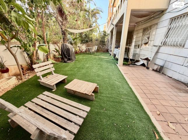 y2_5_2sN8_mBZH9_20251112