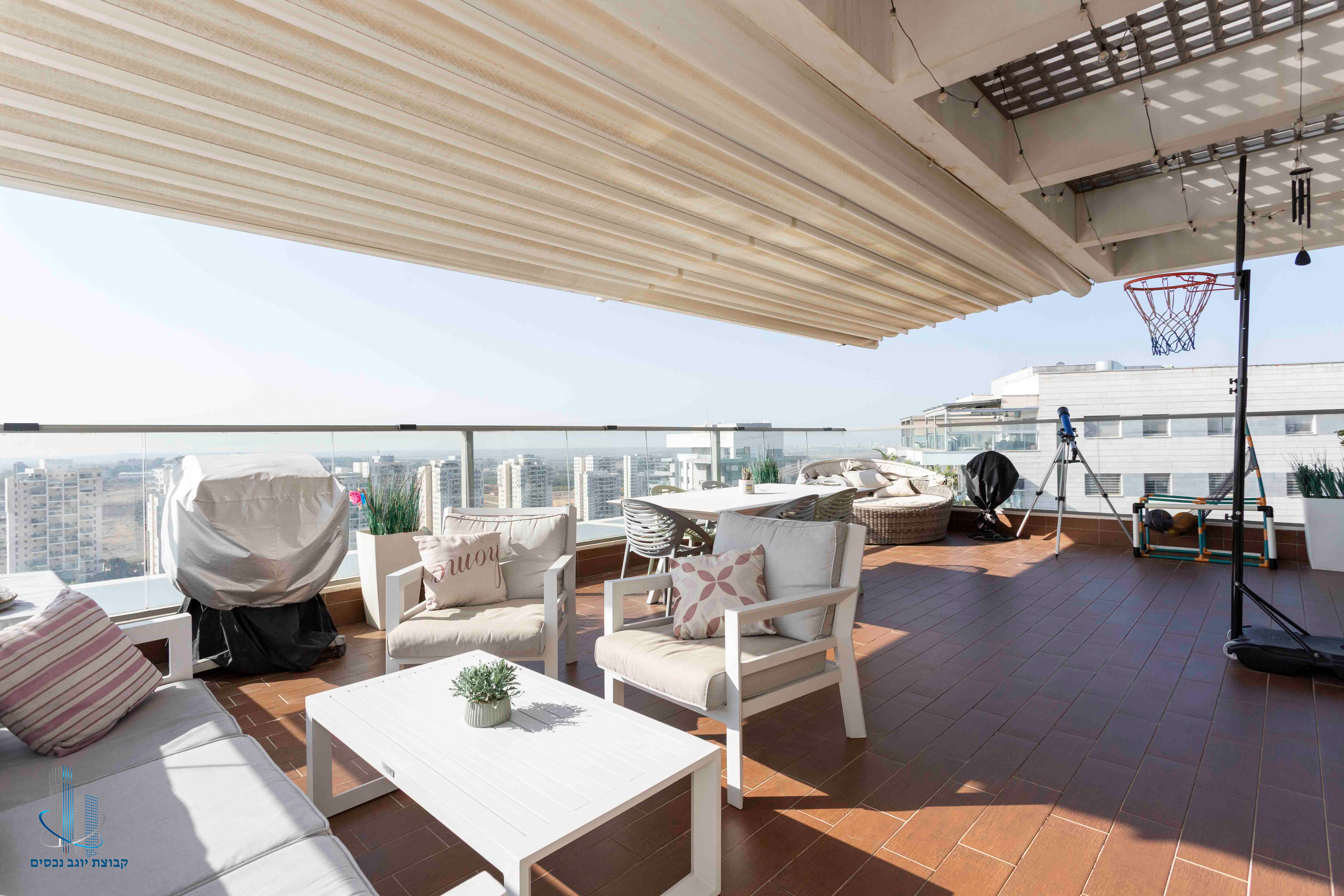 נתן אלתרמן 1 מרפסת