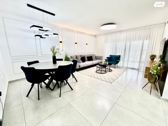 y2_1_RJHWH5MSG0_20260108